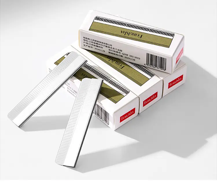 Stainless Steel Eyebrow Trimming Knife with Portable Scissors — feature 10