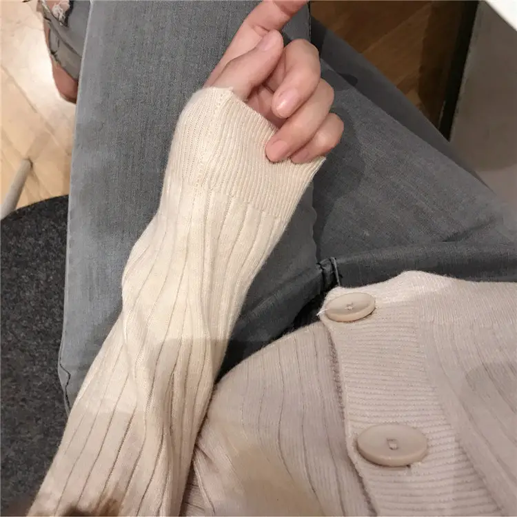 Korean-style V-neck Knitted Cardigan Autumn Wear — feature 6