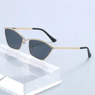 Mini Round Sunglasses for Trendy Street Style, Popular on Social Media, Essential for Sun Protection — feature 2