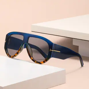 Mini Round Sunglasses for Trendy Street Style, Popular on Social Media, Essential for Sun Protection — feature 4