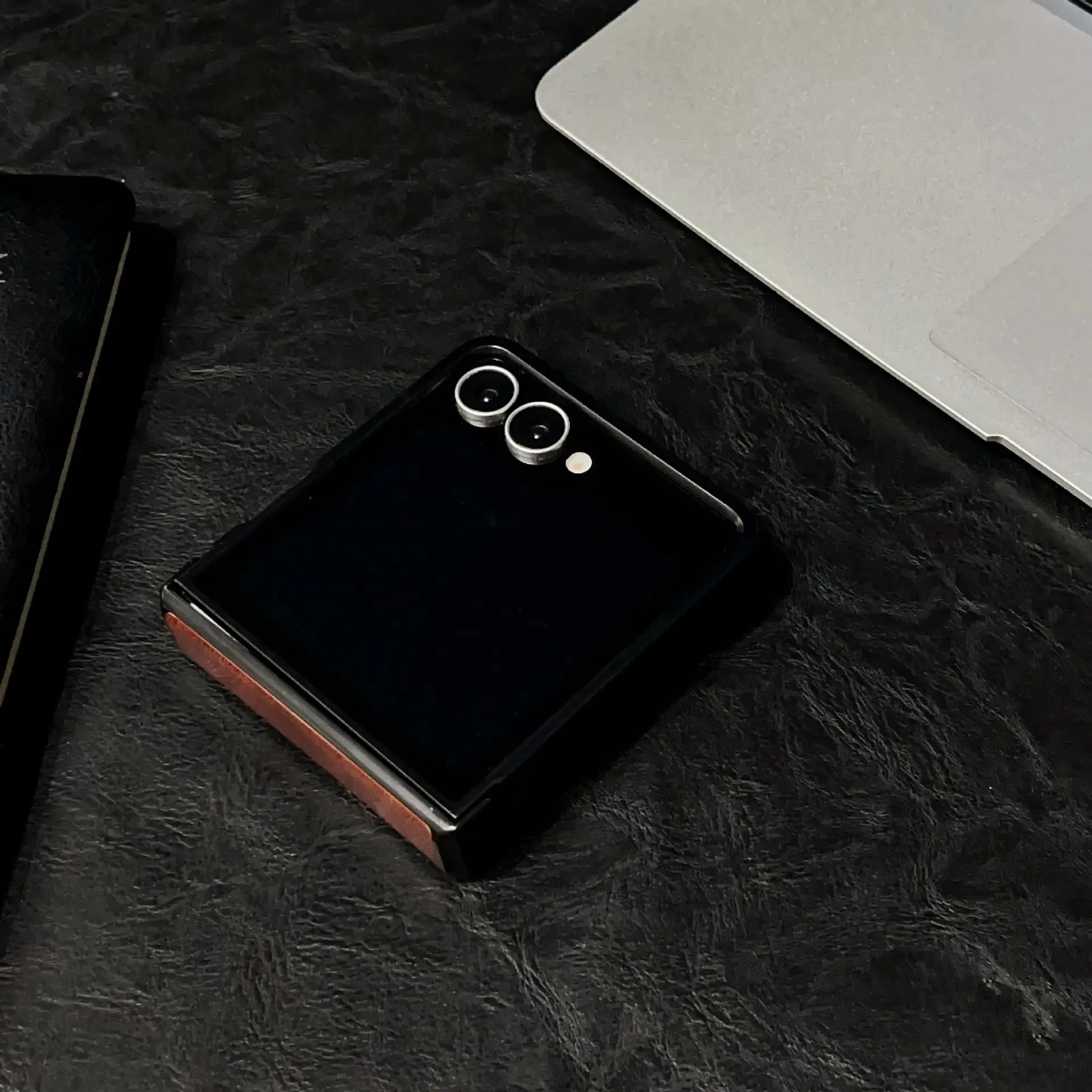 Retro Leather Magnetic Foldable Phone Case for Men Women — feature 7
