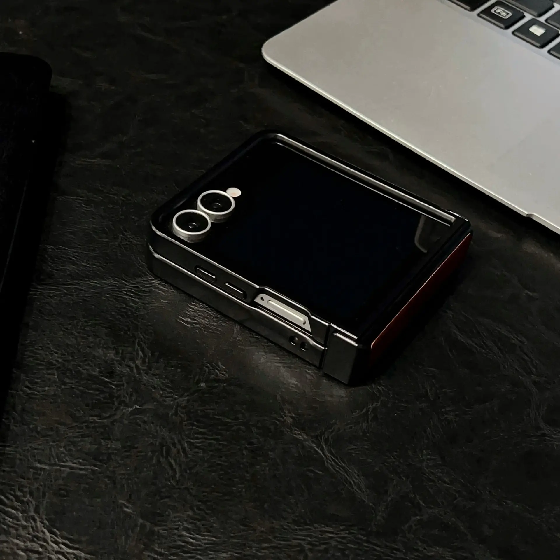 Retro Leather Magnetic Foldable Phone Case for Men Women — feature 9