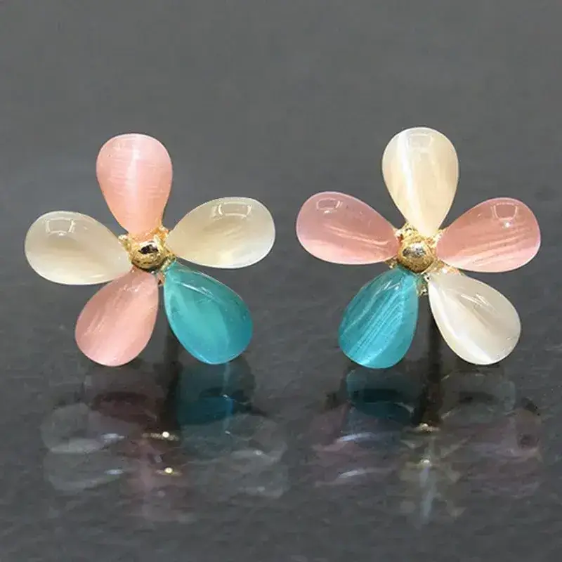 Korean Cat's Eye Flower Earrings White 5 Petal - Image 4