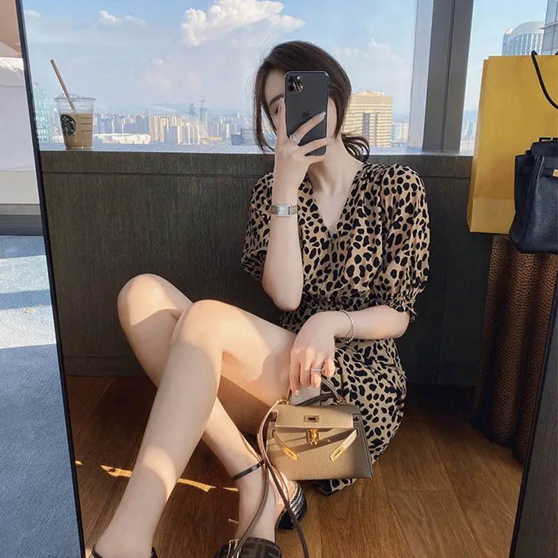 French Summer Leopard Print Slimming Dress with Tight Waist — feature 4