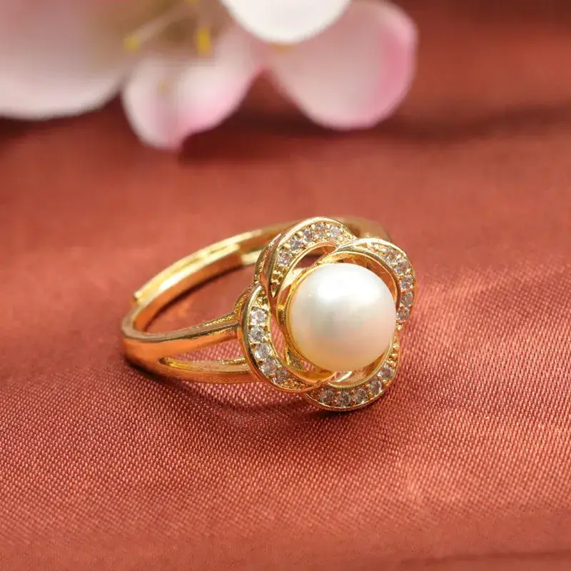 Guan Yu Pearl Ring with Diamond Sparkle Gold — feature 5