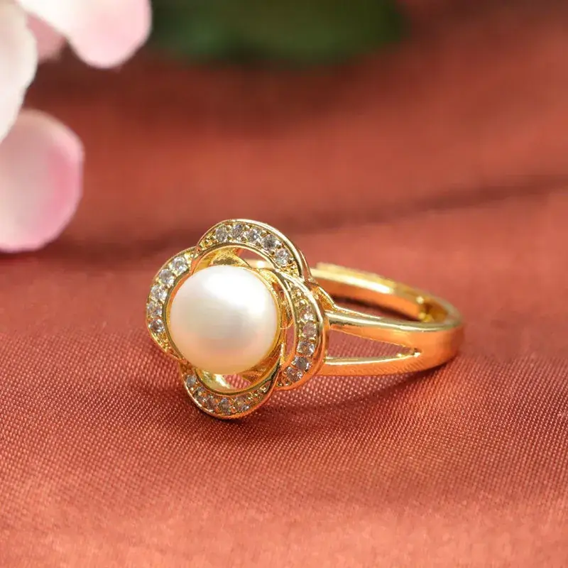 Guan Yu Pearl Ring with Diamond Sparkle Gold — feature 6
