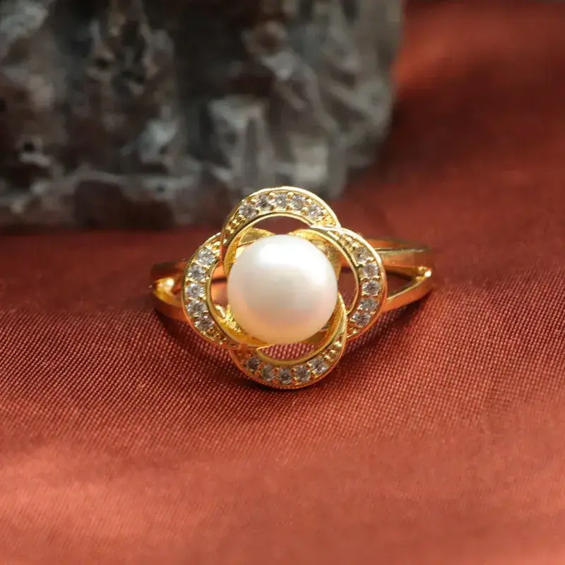 Guan Yu Pearl Ring with Diamond Sparkle Gold — feature 8