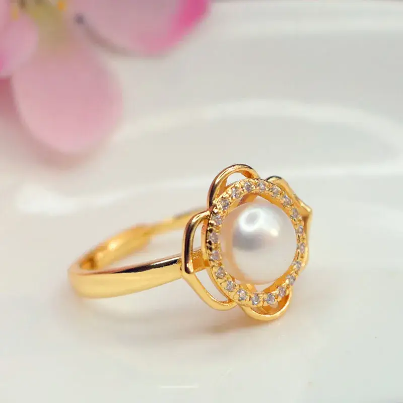Guan Yu Freshwater Pearl Ring with Petal Diamond Setting Gold - Image 3