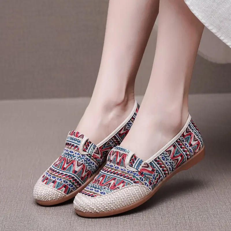 2026 Spring/Summer Old Beijing Cloth Shoes Flat Heel Ethnic Style Shallow Mouth Slip-On Shoes for Middle-Aged and Elderly Women High Heel - Image 10