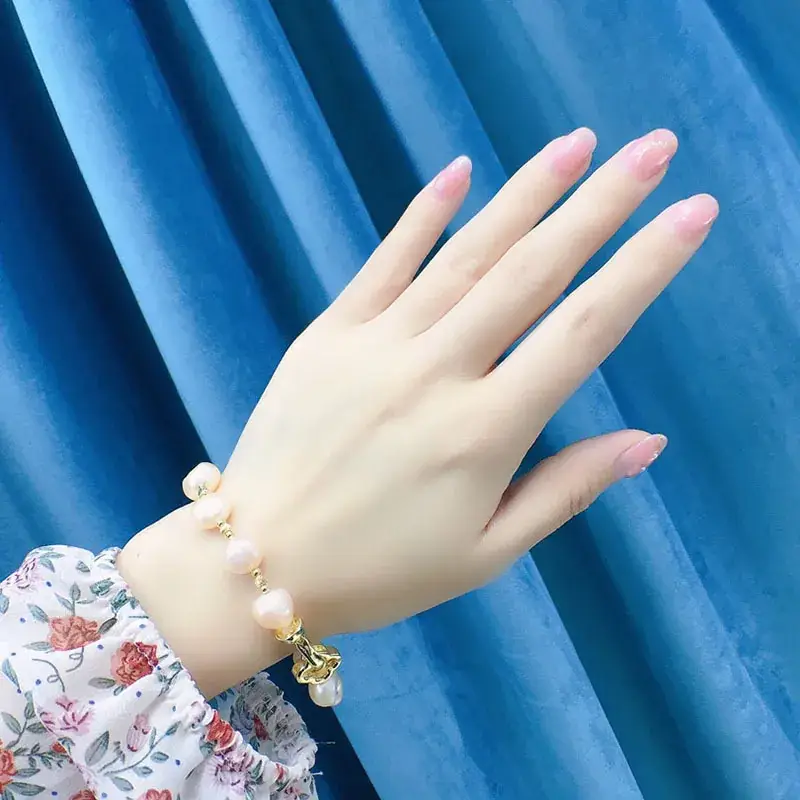 Women's Pink Pearl Bracelet with Gold Clasp - Image 5