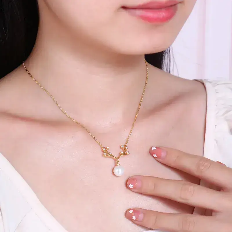 Gold Pearl Clavicle Necklace for Women - Image 2