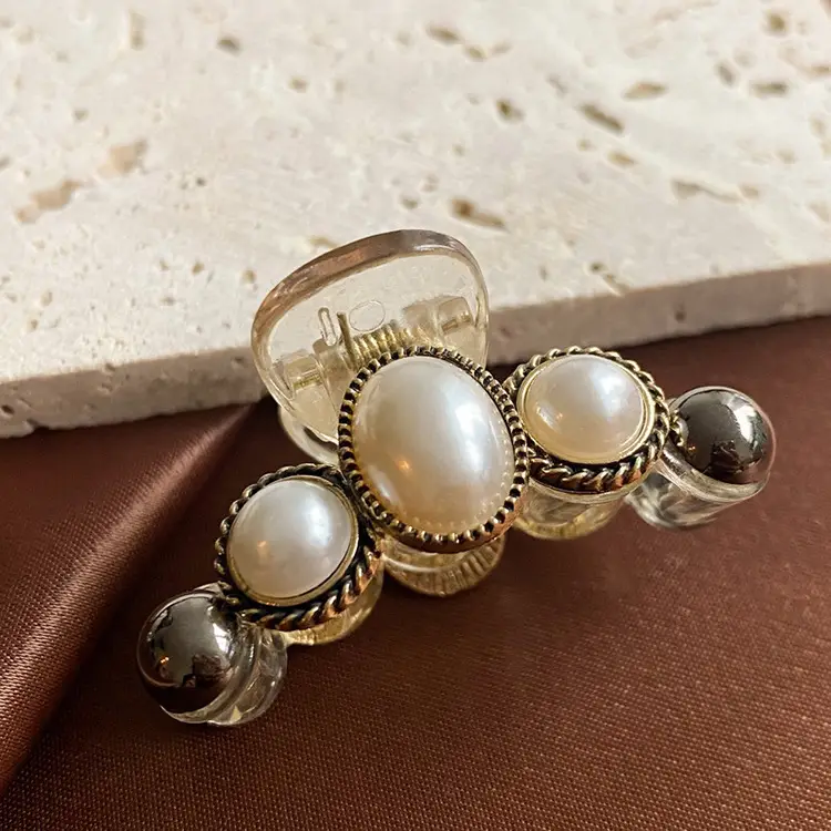 Pearl Hair Clip for Women Summer Wear - Image 3