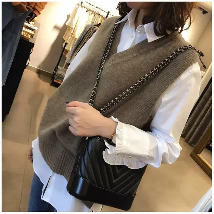 2023 Wool Vest for Women Black Chain Strap Sleeveless Sweater — feature 3