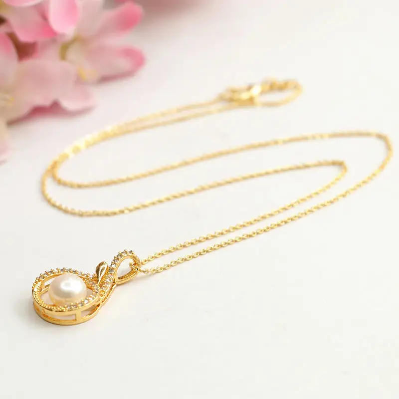 Gold Pearl Pendant Necklace with Crystal Beads — feature 11