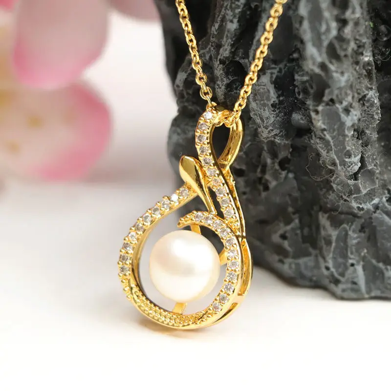 Gold Pearl Pendant Necklace with Crystal Beads — feature 6
