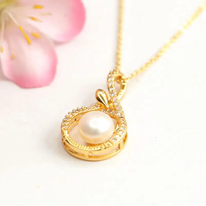 Gold Pearl Pendant Necklace with Crystal Beads — feature 7