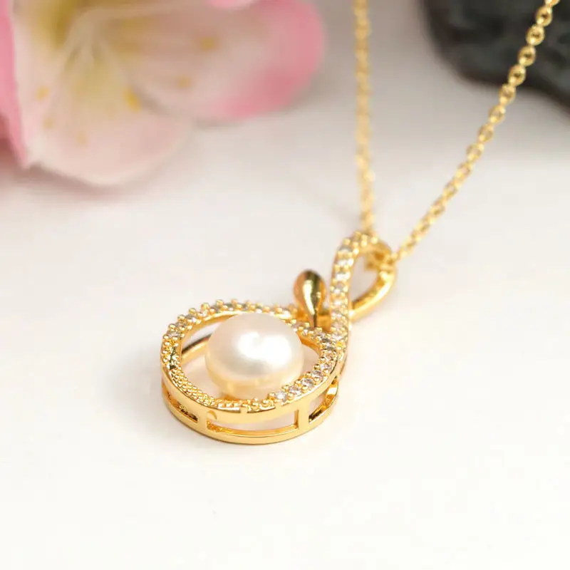 Gold Pearl Pendant Necklace with Crystal Beads — feature 8