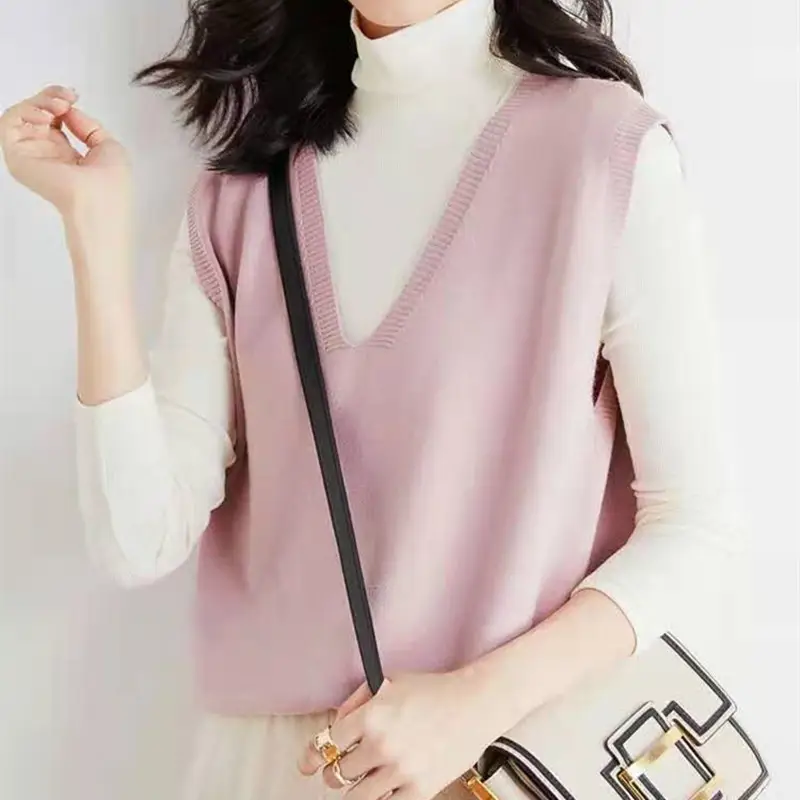 Green V-Neck Vest with Shirt Outer Wear 2023 Spring - Image 13