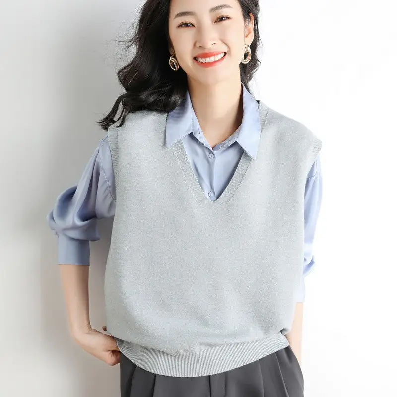 Green V-Neck Vest with Shirt Outer Wear 2023 Spring - Image 14