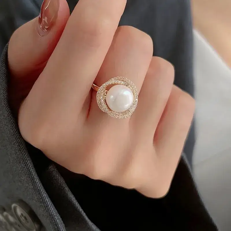 Guan Yu Pearl Ring with Full Diamonds Hollow Design - Image 4