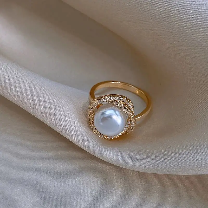 Guan Yu Pearl Ring with Full Diamonds Hollow Design — feature 6