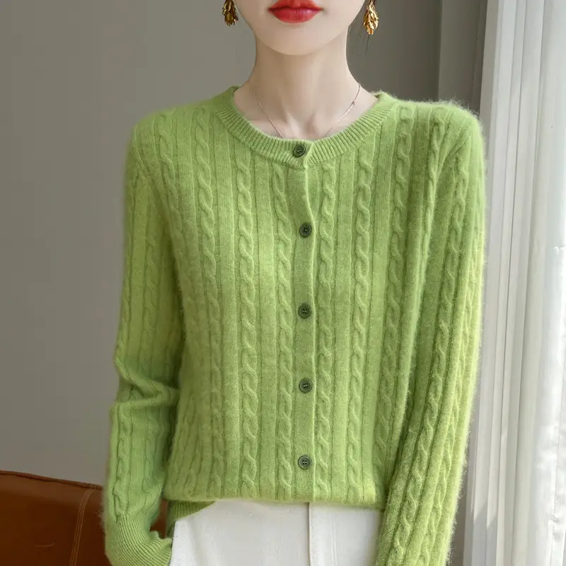 2025 Winter Women's Blue Knitted Turtleneck Sweater — feature 2