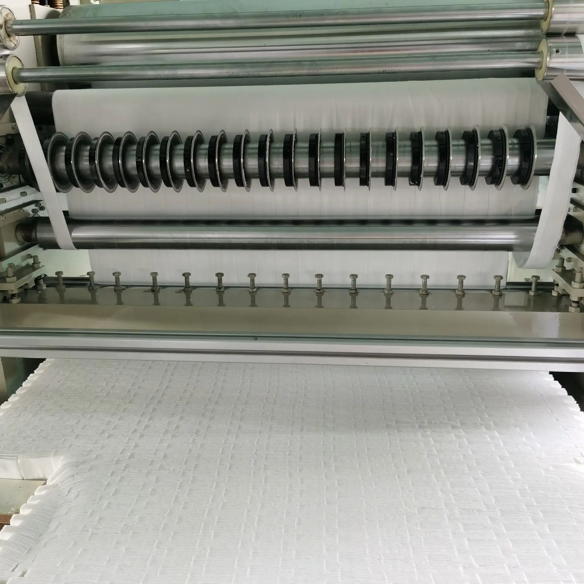 Wholesale 40 Pcs Non-Woven Makeup Remover Cotton - Image 4