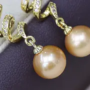 珍珠耳钉