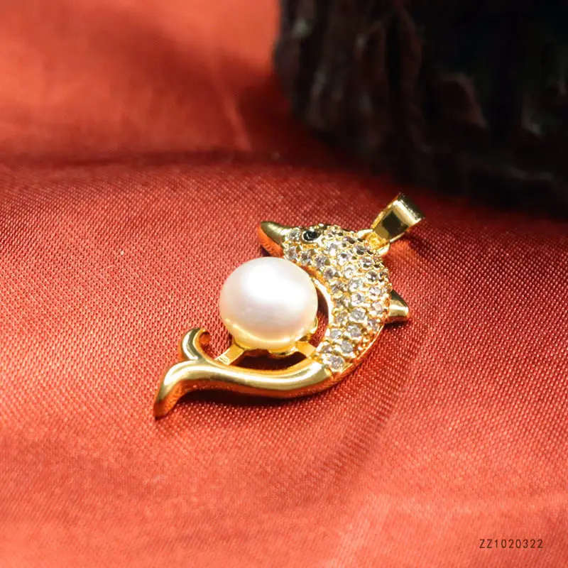 Guan Yu Pearl Dolphin Necklace with Full Diamond — feature 10