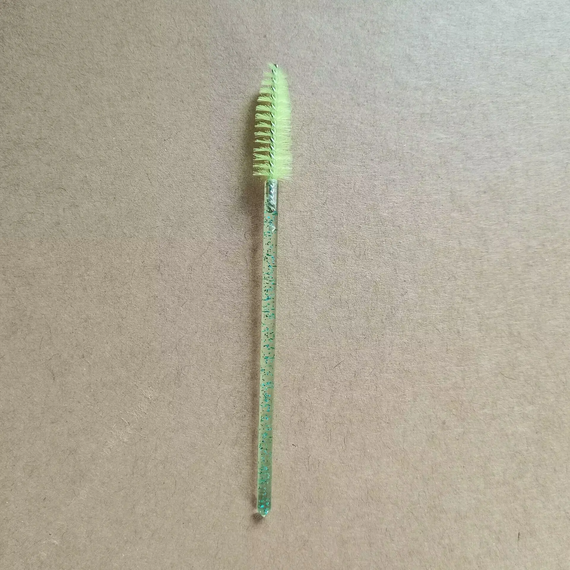 Disposable Crystal Eyelash Brush for Makeup Application - Image 6