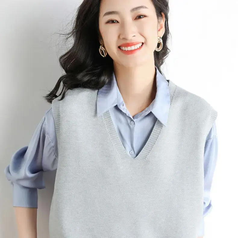 2025 Women Green V-Neck Knitted Vest Vest Sweater - Image 10