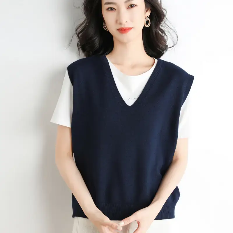 2025 Women Green V-Neck Knitted Vest Vest Sweater - Image 8