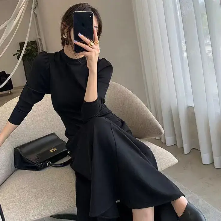 Black Korean Style Dress with Long Skirt & Waist-Cinching Sleeves - Image 9