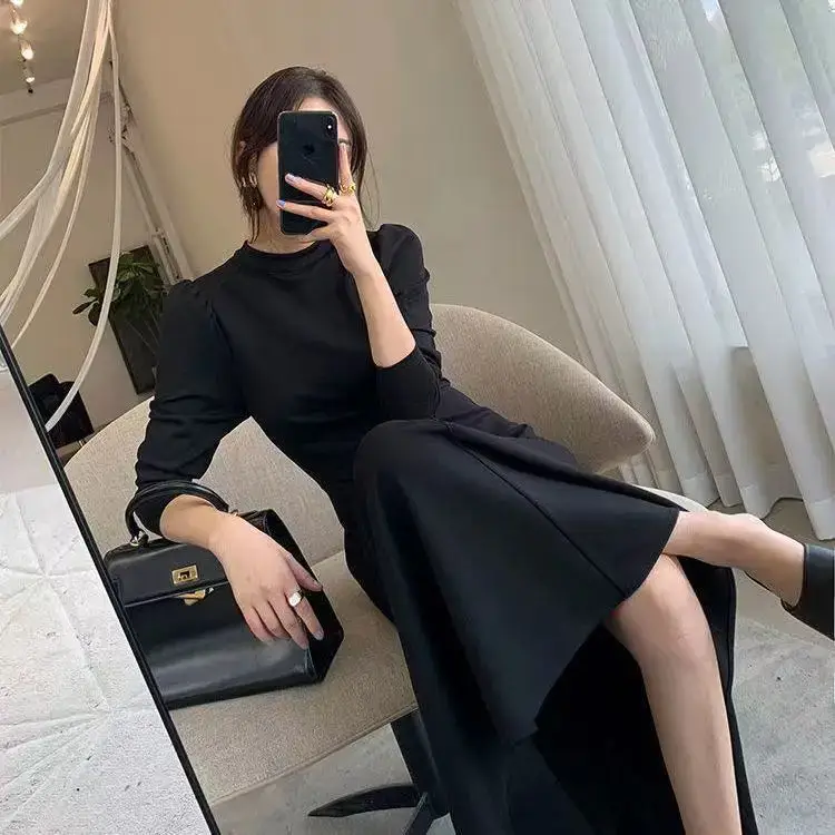 Black Korean Style Dress with Long Skirt & Waist-Cinching Sleeves - Image 10