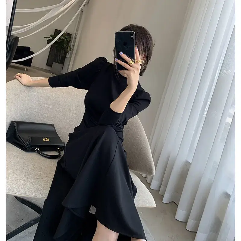 Black Korean Style Dress with Long Skirt & Waist-Cinching Sleeves — feature 12