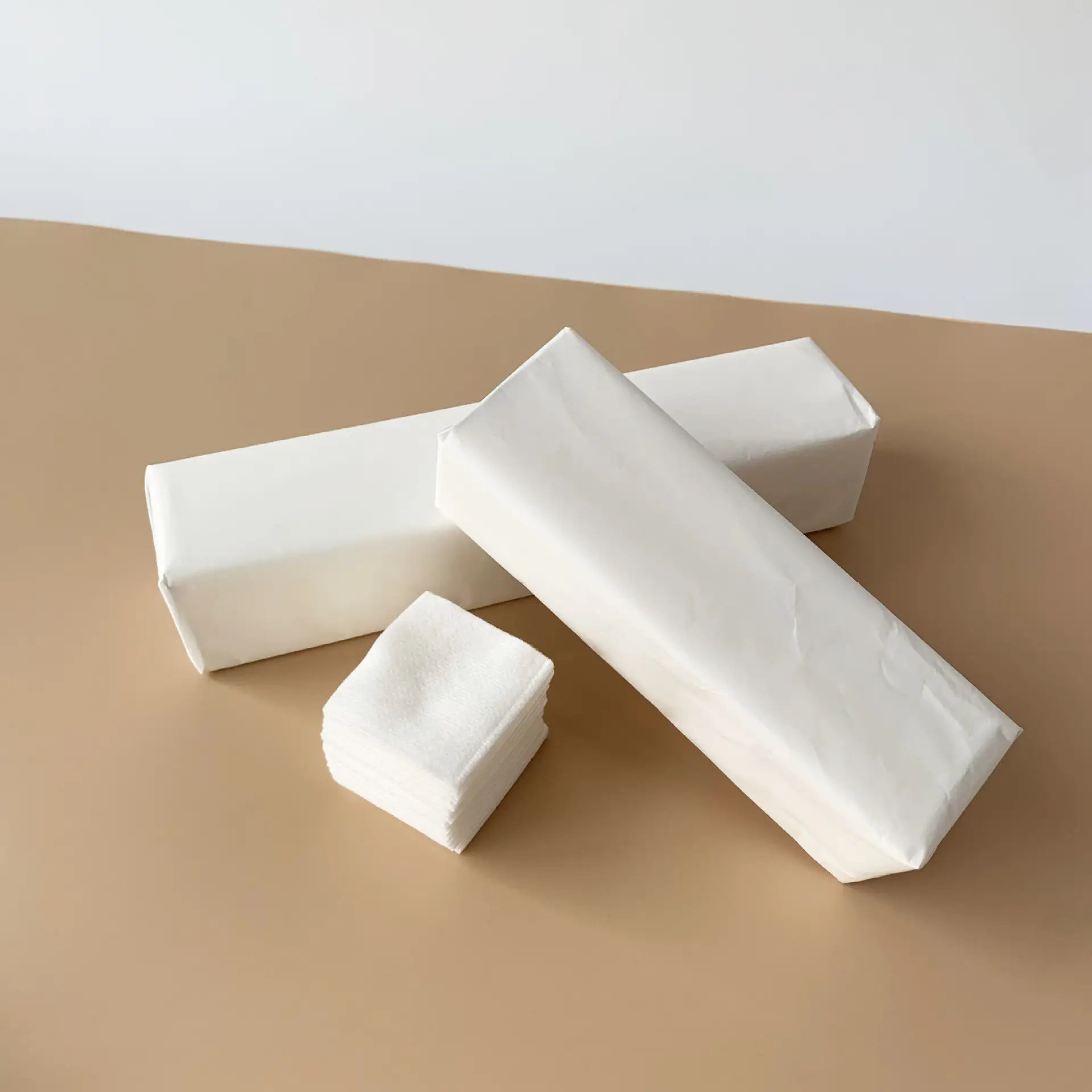 Non-Woven Wet Compress Makeup Pads for Skin Cleansing & Removal - Image 4