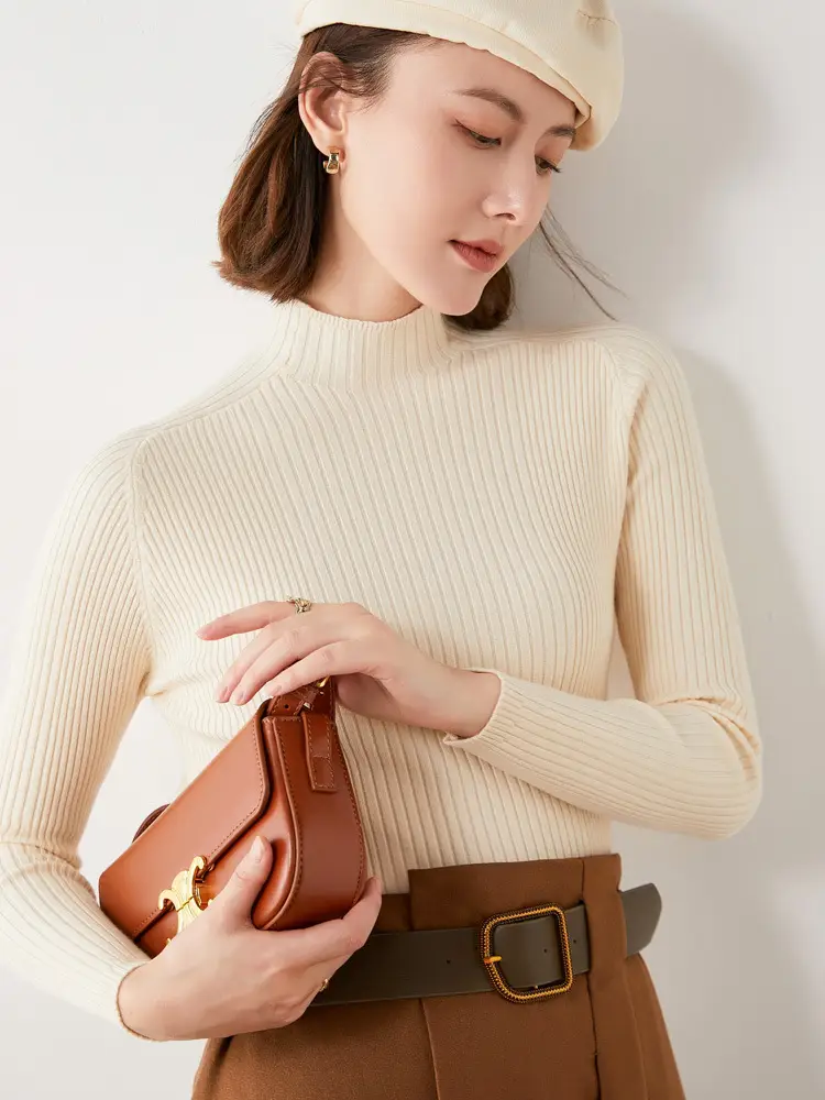 Black Knitted Half-High Collar Long Sleeve Pullover
