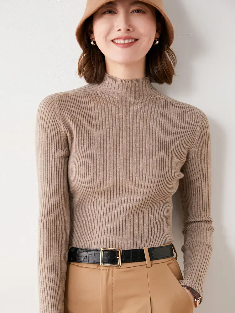 Black Knitted Half-High Collar Long Sleeve Pullover