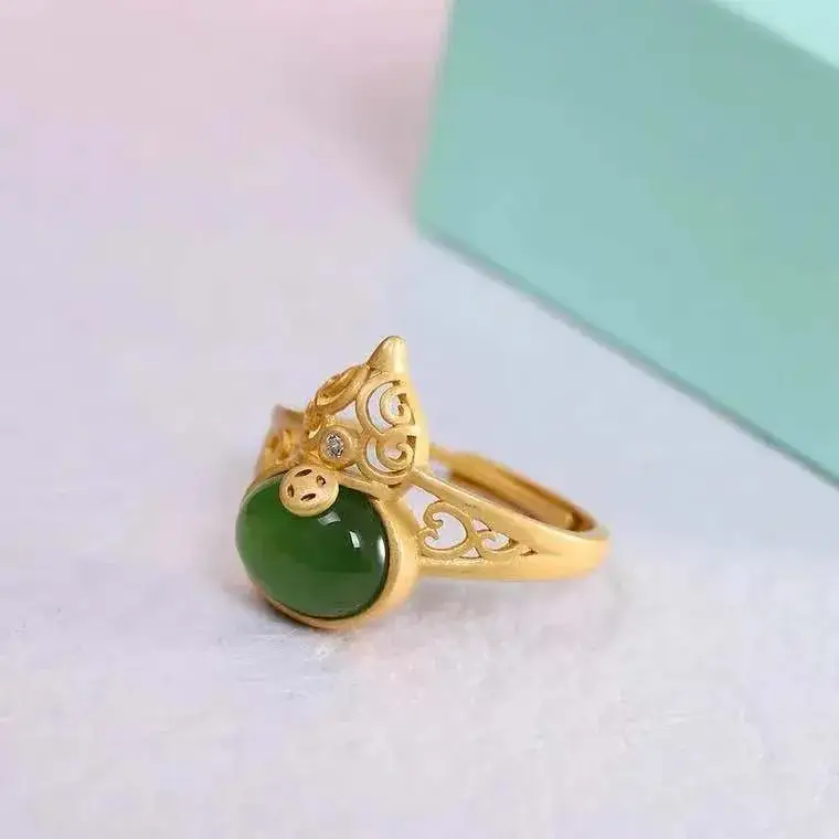 Guan Yu Jade Ring with Green Gourd Design