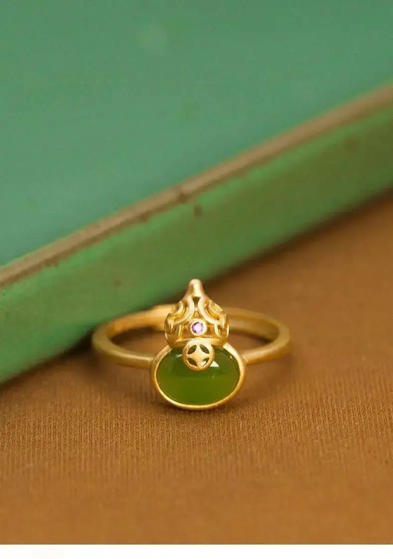 Guan Yu Jade Ring with Green Gourd Design — feature 9