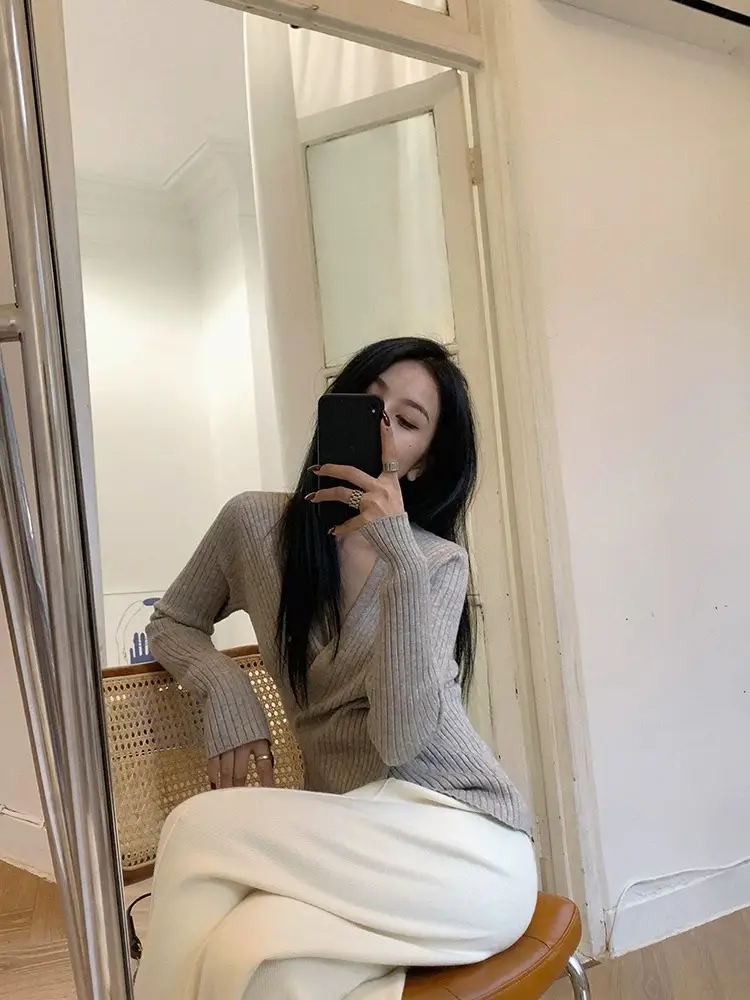 Women Knitted V Neck Top with Long Sleeves Winter Wear — feature 50