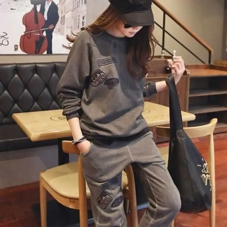 Women 2021 Fleece Lined Grey Sweater Trousers Set — feature 3