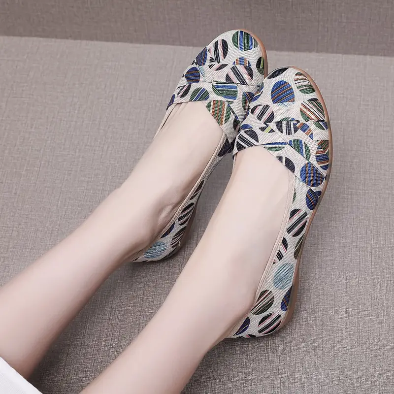 26 Low-Heel Color-Blocked Slip-On Shoes, Autumn Breathable Canvas Shoes with Rubber Sole, Easy-To-Wear Mom Shoes, Comfortable Candy Colors