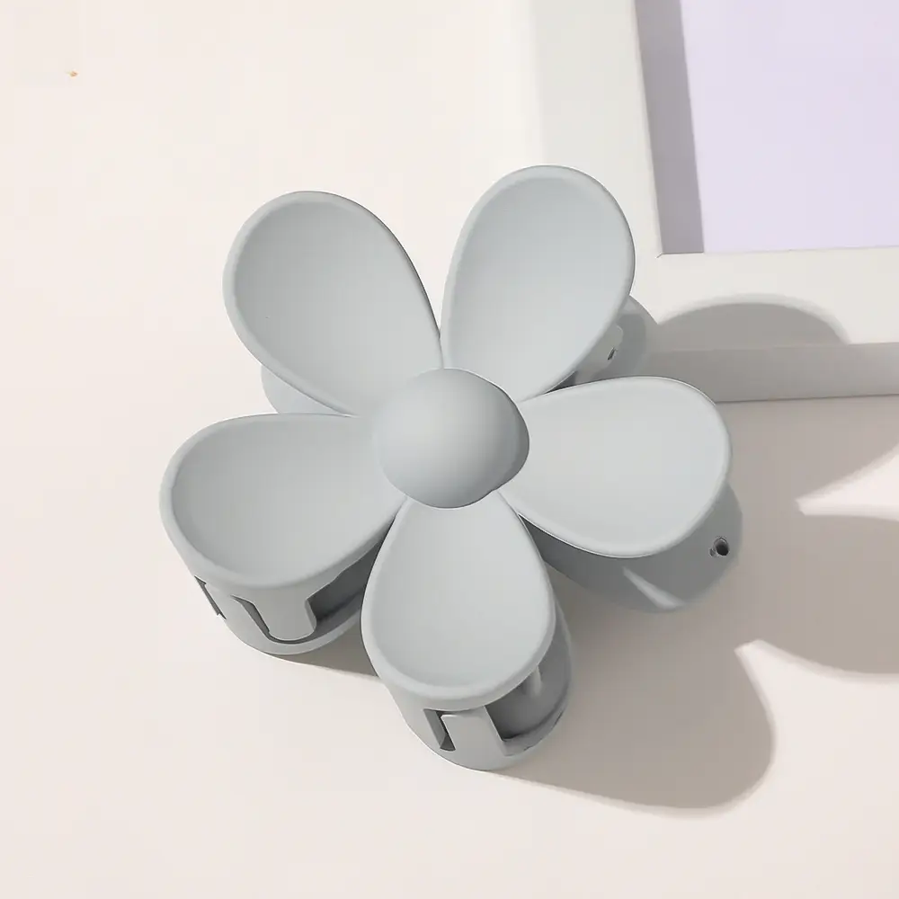Clear Flower Hairpin for Bathroom Use - Image 18