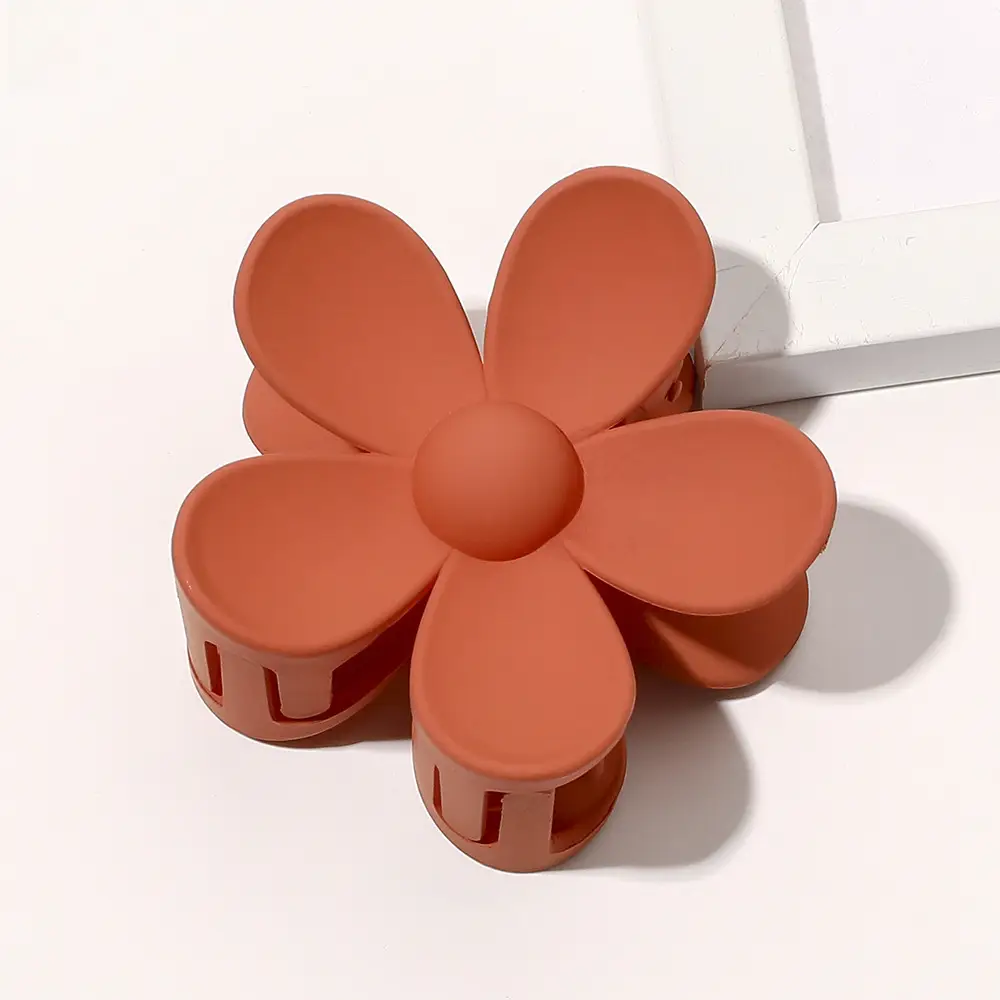 Clear Flower Hairpin for Bathroom Use - Image 4