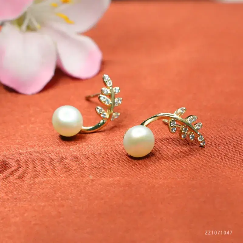 Guan Yu Earrings Freshwater Pearl Vine Leaf Design - Image 3