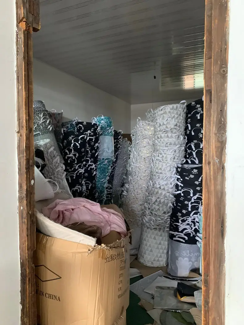 Large Winter Quilt Storage Bag with Zipper & PE Layer — feature 37
