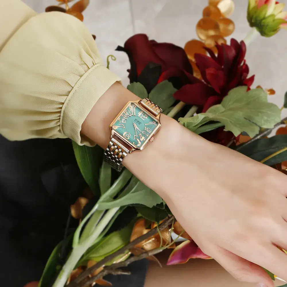 Women's 2021 Steel Strap Quartz Watch with Rose Gold Case - Image 10