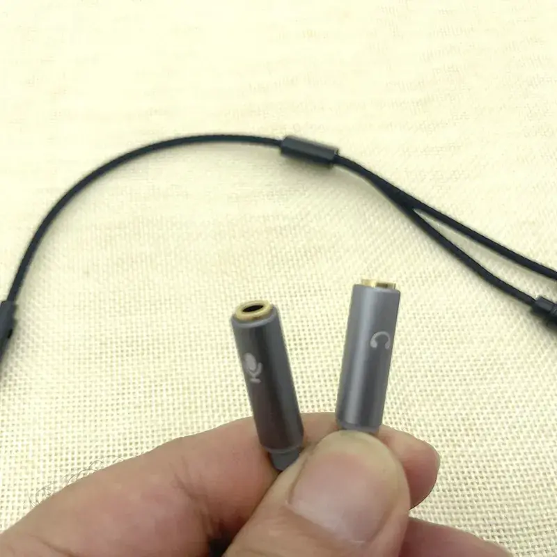 3.5mm Two-in-One Audio Adapter for Mac & Phone - Image 4