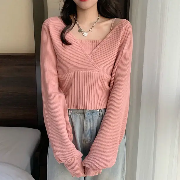 Red Knitted V-Neck Long Sleeve Women's Top — feature 5
